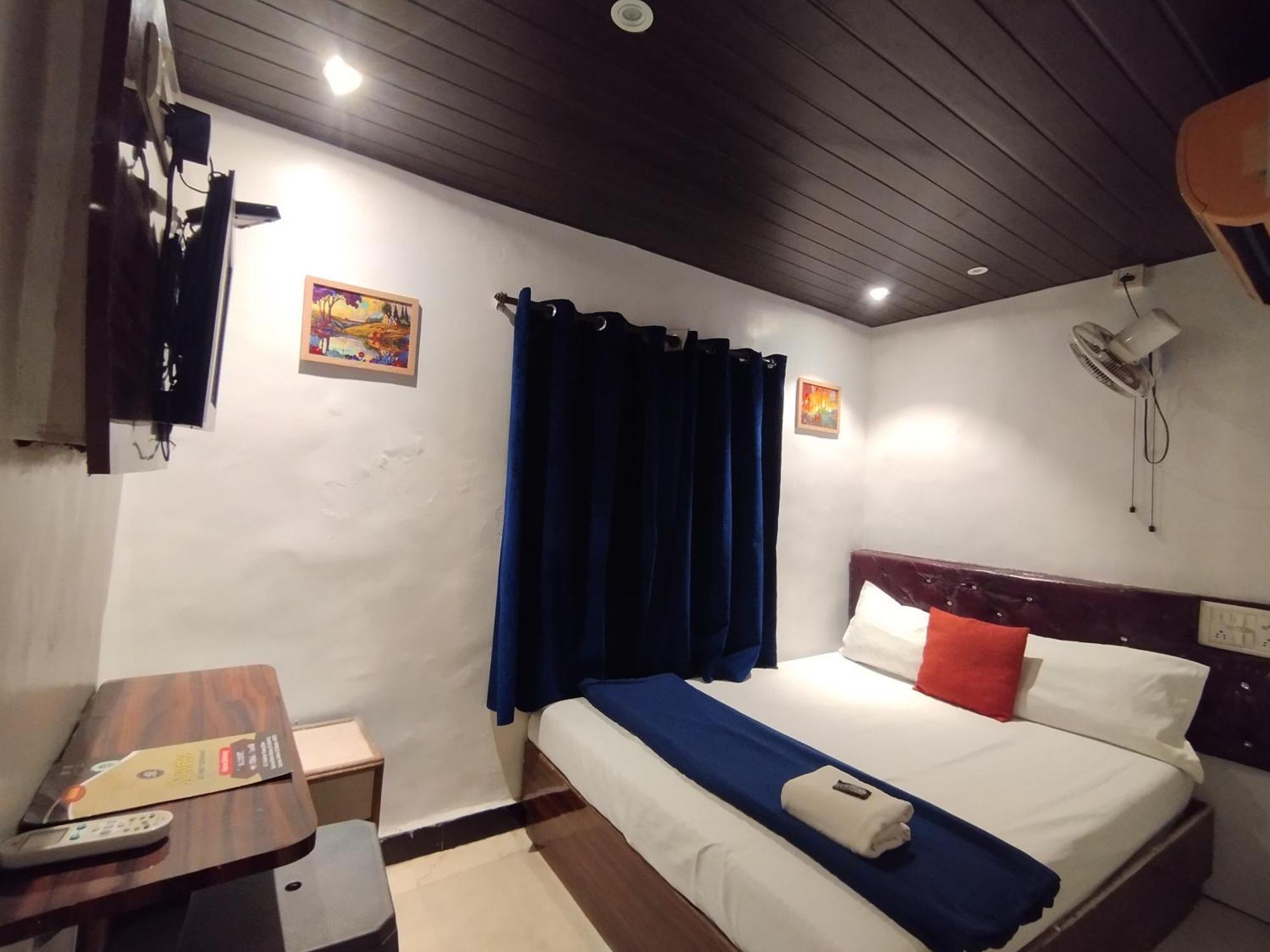 Hotel Aspen - Nr Mumbai Airport, Mumbai